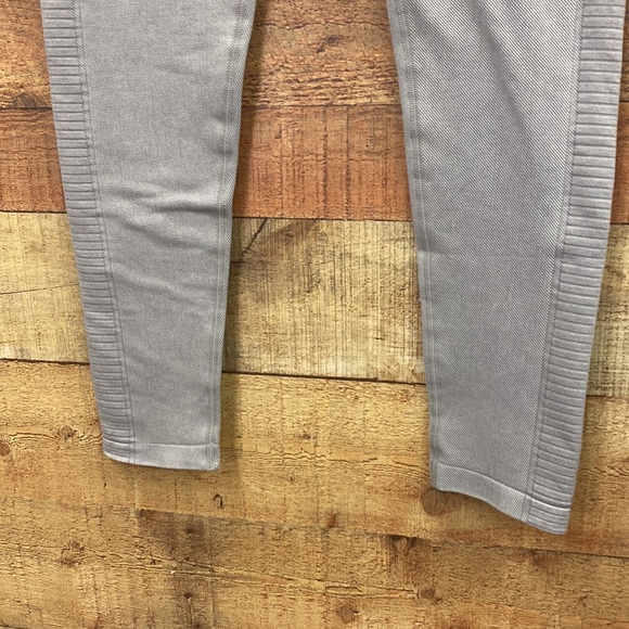 Rivals & Resilience Gray Motto Legging NWT - Picture 3 of 5